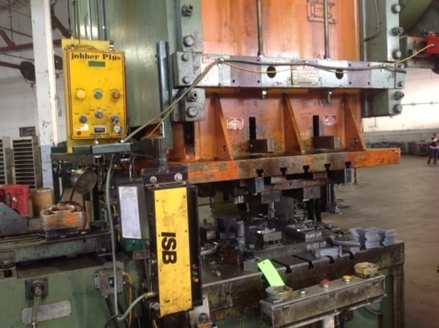 200 Ton, Niagara #S2G-200-60-42, 8" stroke, 30" Shut Height, 10" adj., T-Slotted, air clutch & brake, #10559 - Image 4