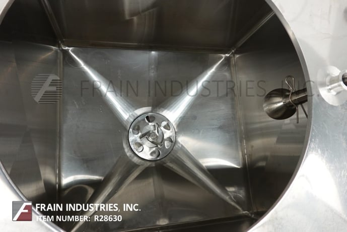 Breddo #LDT-200, 200 gallon, 304 Stainless Steel liquefier, 24" OD top man way with flip up bolt down cover - Image 2