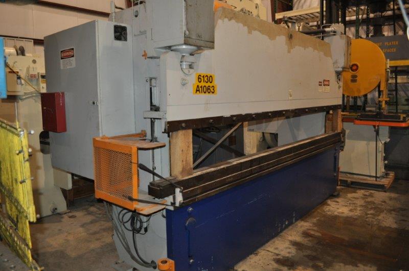 90 Ton, Pacific #FF90-12IIS, hydraulic press brake, 12' overall, 126" between housing, 8" stroke,no Back - Image 1
