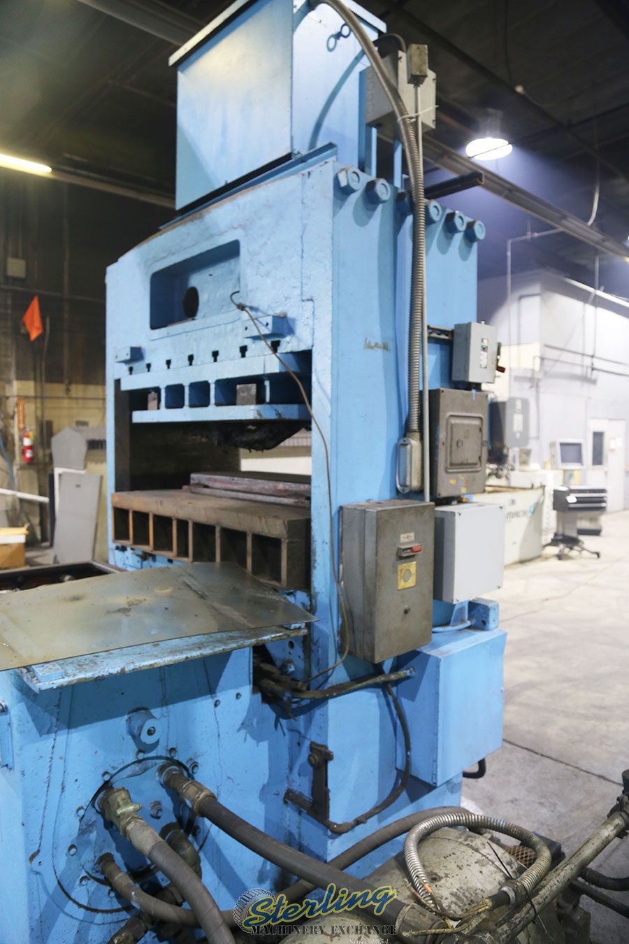 530 Ton, French Oil #51118, hydraulic molding press, #A5484 - Image 8