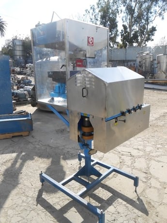 Eastern #CB104, bottle capper, vibratory feeder, 180 caps/min, max capacity size of 60mm, hopper - Image 3