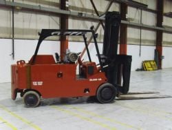 30000 lb. Bristol #RS30, 12" width x 84" L forks, 1368" lift hght, 90" mast width, propane - Image 1