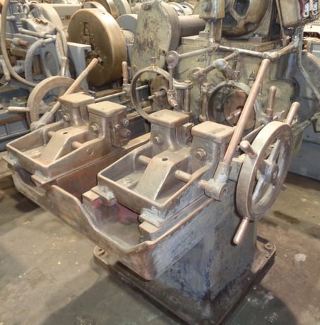 3/8" - 1-1/2" Landis, double spindle pipe & nipple threading, 5 HP, (2) reamer tubes & rods - Image 1