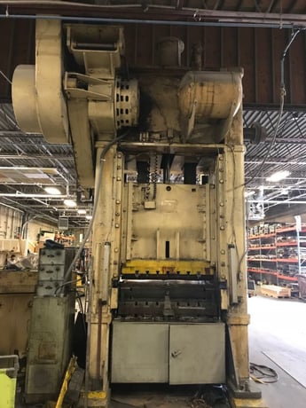 400 Ton, Niagara #BP2-400, straight side double crank press, 5" stroke, 23" Shut Height, 6" adjustment, 20-50 - Image 3