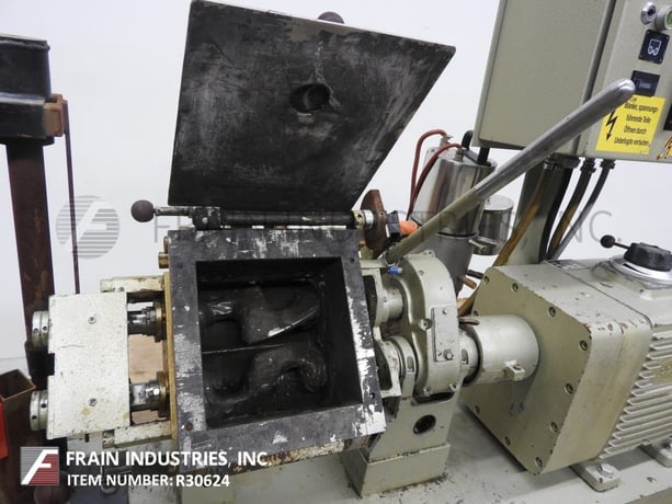 .75 gallon Werner & Pfleider, jacketed, 316 Stainless Steel, double arm, sigma blade mixer, 3 HP, hand tilt - Image 2