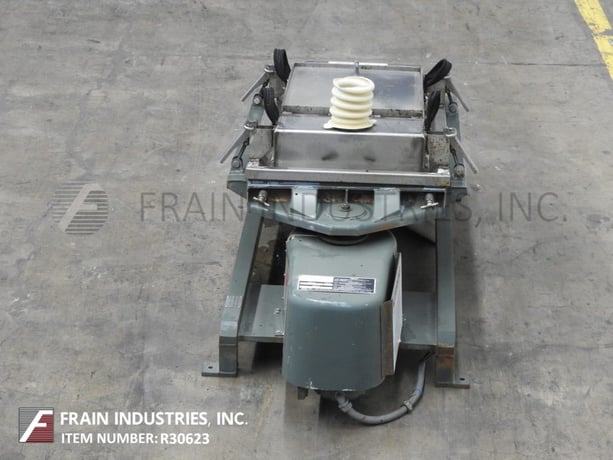 17" x 32" Rotex #111PS-SSSL, Stainless Steel, single deck vibratory sifter separator, cover with quick - Image 4