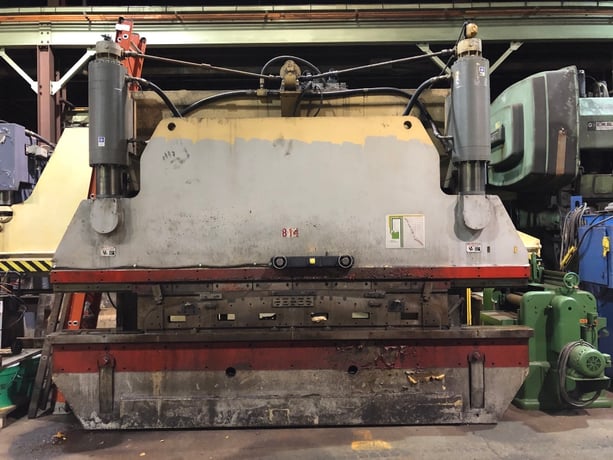 300 Ton, Europress / Mandelli, 14' overall, flush floor, 1980' s, tag #16084 - Image 1