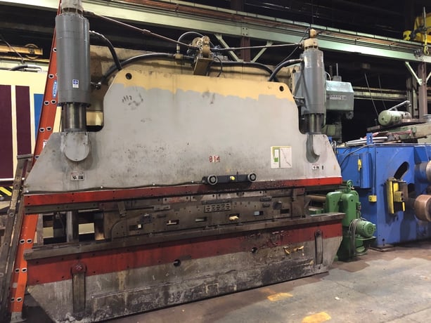 300 Ton, Europress / Mandelli, 14' overall, flush floor, 1980' s, tag #16084 - Image 2