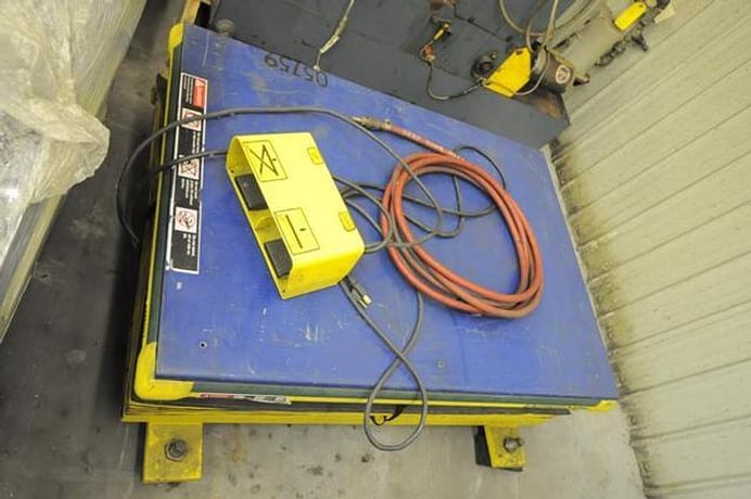 2000 lb. Southworth #LSS-24, electric/hydraulic lift table, 42" x30" table top area - Image 1