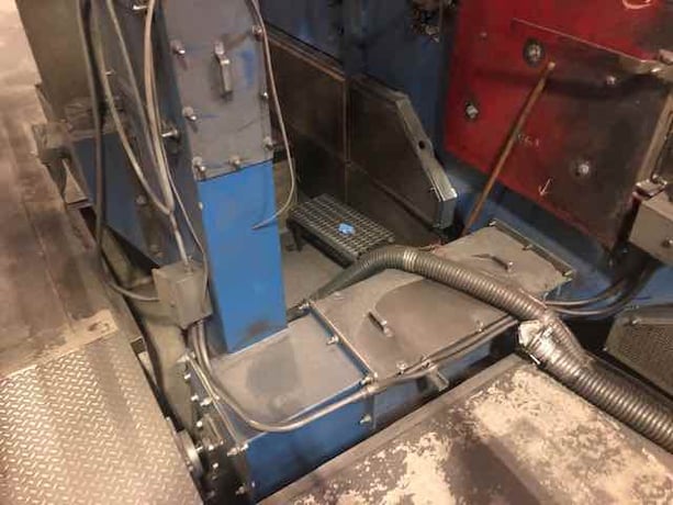 Wheelabrator #MaxMesh 48 pass thru shot blast system w/dust collection system, 48" W belt, 2007 - Image 3