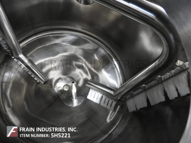 500 liter, Mueller, 316 Stainless Steel jacketed process tank, 100 psi, 36" ID x 36" deep with 28" straight - Image 2