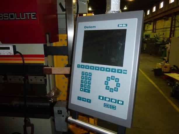 130 Ton, Accurpress #Absolute-313010, hydraulic, Delem DA-56 CNC, 10' overall, 106" between housing, #2617/18 - Image 4