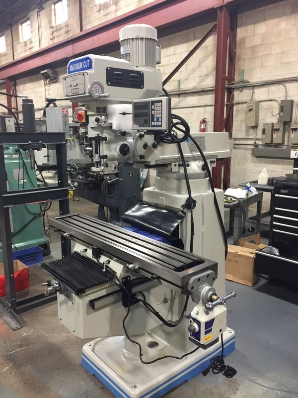 Magnum-Cut #3VS, vertical milling machine, 10" x54" table, 3 HP, one shot lube, new - Image 3