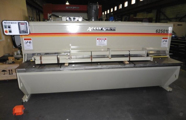 .25" x 10' Accurshear #625010, hydraulic shear, 16 hold downs, 10' squaring arm, new, #3202 - Image 2
