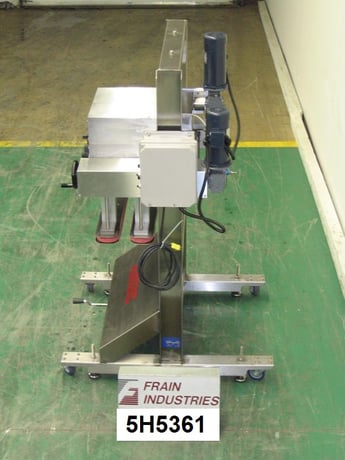 Kiss #VCT-06, semi-automatic, 3 station, 6 spindle quill capper, 60-150 containers per minute, 10mm-110mm - Image 2