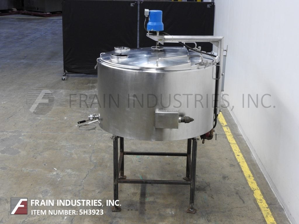 300 gallon Low pressure jacketed mix tank, 15 psi, 55" diameter x 30" straight wall, flip top cover, center - Image 4