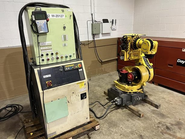 Fanuc, R-2000iA/165CF, 6-Axis CNC robot, RJ3iB controller, 165 max kg, 2002, #103829 - Image 1
