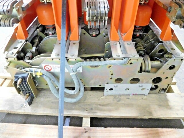 1200 Amps, General Electric, VB-7.2-500-3, Power Vac Circuit Breaker, 8.25 Kv, 125 VDC - Image 7