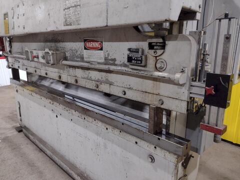 55 Ton, Pacific #J55-10, 10' overall, hydraulic press brake, #10653 - Image 1