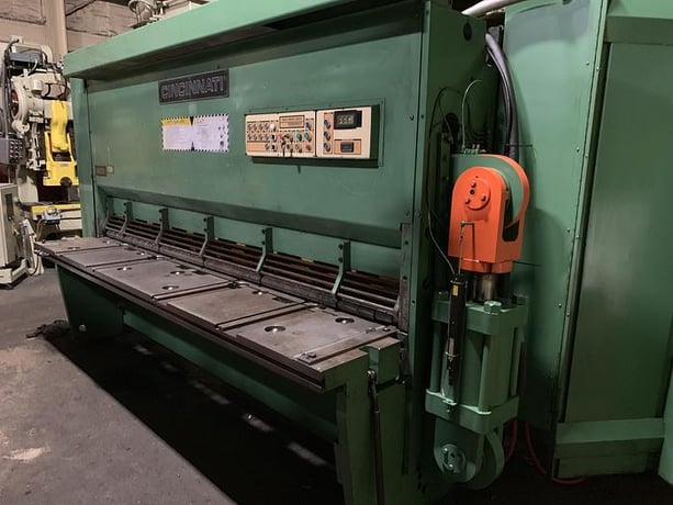 1/2" x 10' Cincinnati #500, hydraulic power shear, 48" Back Gauge, (2) squaring arm, 40 HP, 13 hold downs - Image 4