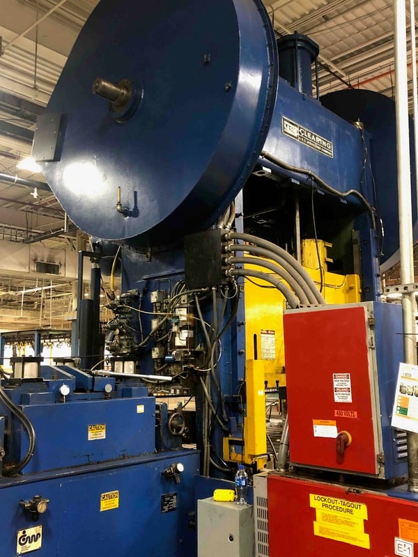 250 Ton, USI Clearing #S2-250-84-54, 12" stroke, 30" Shut Height, 12" adj., 84" x54" bed, 36 SPM, 1984 - Image 4