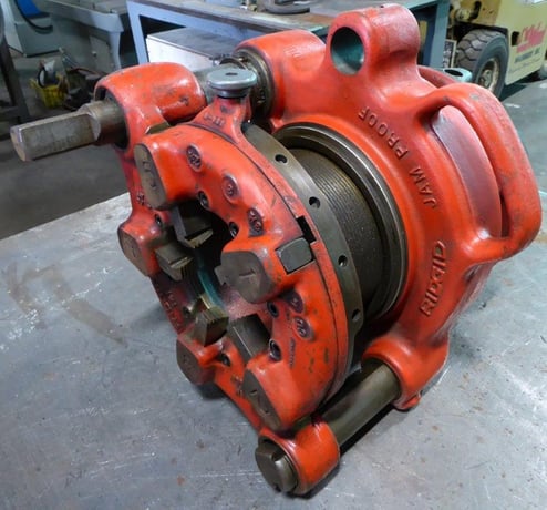 2.5" - 4" Ridgid #141, geared pipe threader, one set of dies, jam-proof for reliable power, drive pinion - Image 9