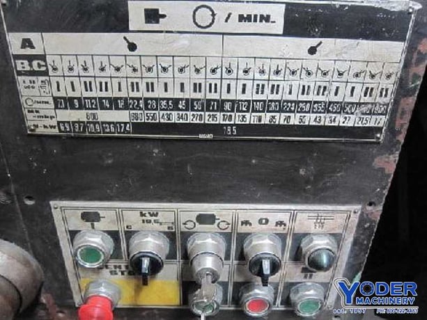 32" x 205" Tos, 3.25" bore, engine lathe, 7.1-900 RPM, steady rests, #68439 - Image 6
