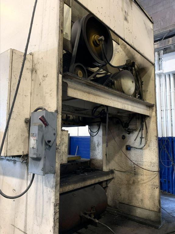 275 Ton, Komatsu #OBW250-2, gap frame double crank press, 11.81" stroke, 21.65" Shut Height, 1984 - Image 2