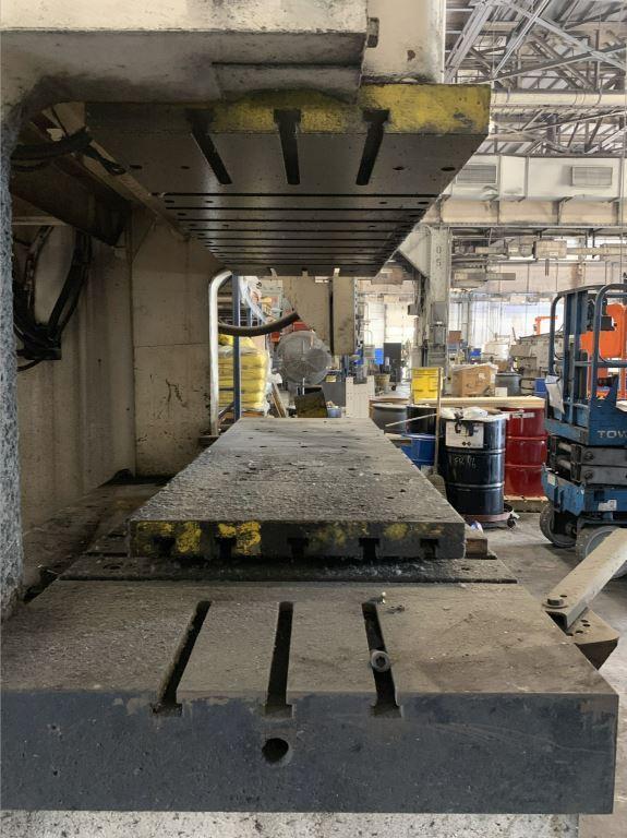 275 Ton, Komatsu #OBW250-2, gap frame double crank press, 11.81" stroke, 21.65" Shut Height, 1984 - Image 4