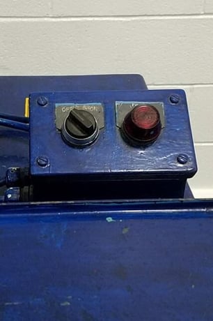 3/8" Torrington Vaill #61-23, air operated double stroke, 2 -hit vertical shuttle, foot switch - Image 5
