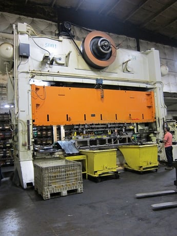 500 Ton, Verson #S2-500-240-60, straight side double crank, 12" stroke, 28" Shut Height, 8" adj., 240" x60" - Image 2