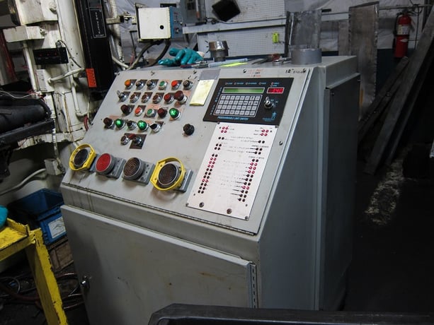 500 Ton, Verson #S2-500-240-60, straight side double crank, 12" stroke, 28" Shut Height, 8" adj., 240" x60" - Image 3