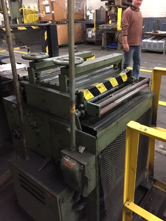 20" x .065" Rowe #R-20TC, 7-roll straightener, entry/exit pinch rolls, forward/reverse/jog, s/n 18180 - Image 2