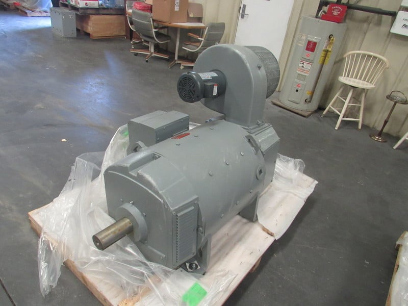400 HP 1750/2000 RPM General Electric, Frame 508AT, DPFG-BV, BB, new, 500VA, 150/300VF (2 available) - Image 1