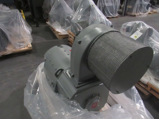 200 HP 1150/1700 RPM General Electric, Frame 506AT, DPFG-BV, BB, new, 500VA, 150/300VF - Image 3