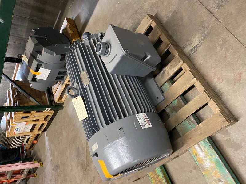 150 HP 1200 RPM Toshiba, Frame 447T, TEFC, b1506flf4bsh001, electrically ok, 460 Volts - Image 2