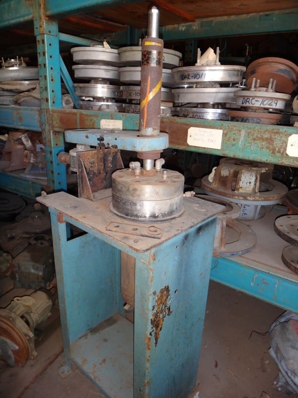 1 gallon Autoclave, 3000 psi @ 650°F, bolted closure pressure vessel, Magnedrive mixer - Image 1