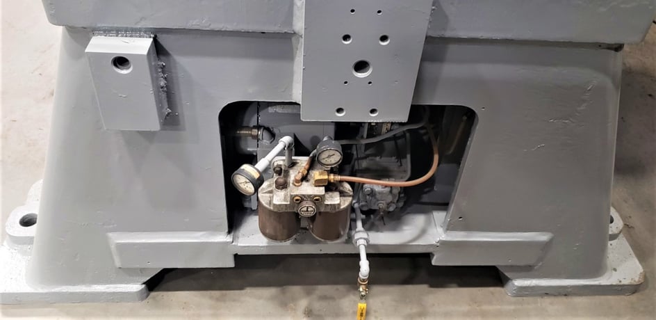 300 Ton, Minster #E2, 8" stroke, 39" Shut Height, 72" x36" bed, 30-60 SPM VS, under power, price cut (2 - Image 6