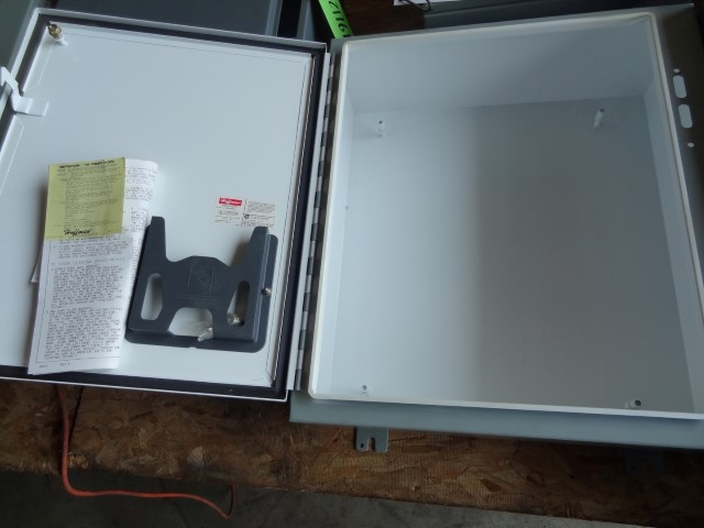 Hoffman #A24A2208LP, 22" x 24" x 8" electrical enclosure - Image 3