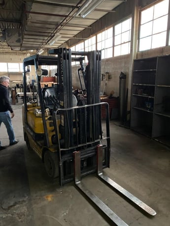 5000 lb. Caterpillar #2P5000, Propane Forklift, 10'10" max height, hard tire, side shift - Image 3