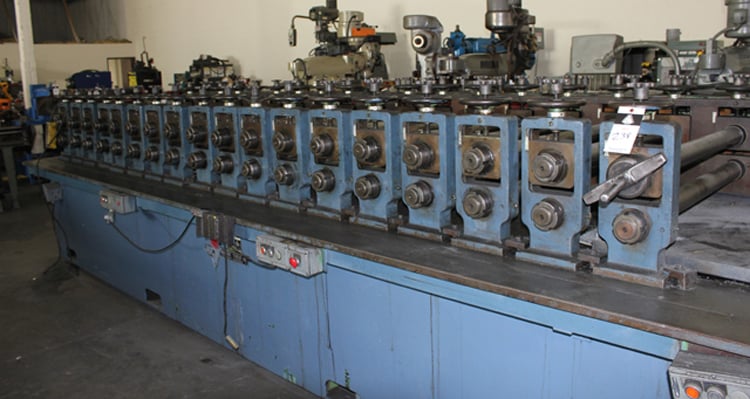 18 Stand, ASC #A.S., rollformer, 2.75" shaft diameter, 36" roll space, 1.75" vertical, 10.5" horizontal - Image 2