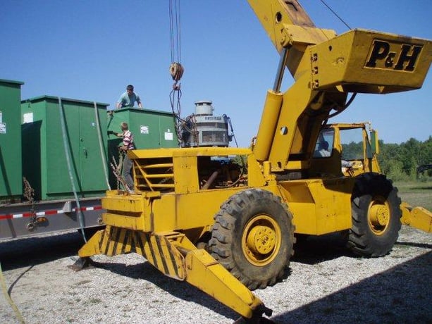 28 Ton, P & H P & H/Harnisfeger #Series-100, hydraulic rough terrain crane, 70' boom, 3 Section Telescopic, 4 - Image 1