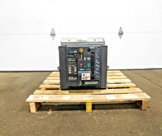 800 Amps, Siemens, WLF2A308, Integrated cubicle bus power circuit breaker, with Siemens ETU745 trip unit - Image 1