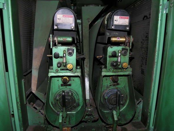 36" x 75" Timesavers #336M-2, dual head, 20-60 FPM, holddown shoes, 1973 - Image 6