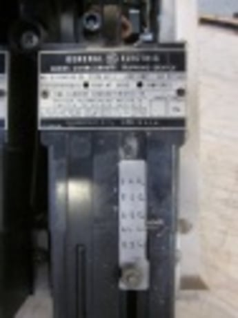 600 Amps, General Electric, AK-1-25-4, manually operated, fixed, #AB2281 - Image 1