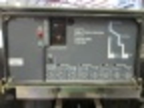 600 Amps, General Electric, AK-1-25-4, manually operated, drawout, #AB5999 - Image 1