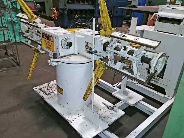 1600 lb. CWP #2RD, double end uncoiler, 18" width, 48" O.D., 11.5" - 17.5" ID, manual rotation - Image 2