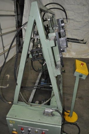 BTC, multi-head wire bender, 4 adj heads, 7' head travel, center clamp station, indexing - Image 5
