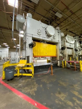 150 Ton, Verson #150-C2-60T Straight Side Press, 5" stroke, 25" Shut Height, 4" adjustment, 24-75 SPM, 60" - Image 1
