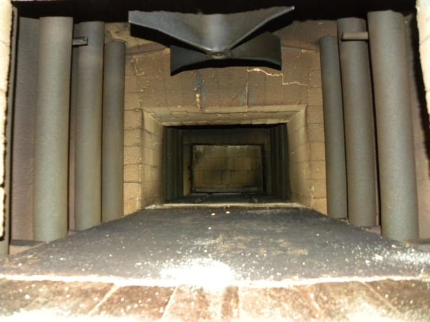 24" width x 18" height x 36" L Ipsen T-8, 2-zone internal quench furnace, 1850°F, gas fired, load & unload - Image 3